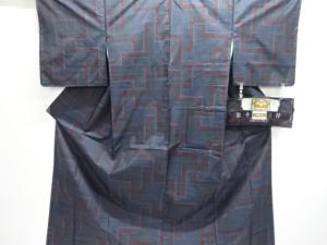 未使用品　幾何学模様織り出し本場泥大島紬着物